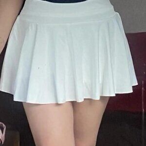 white  tennis skirt with 2 pockets and shorts
